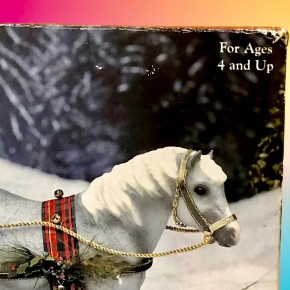 Breyer Model Horse JINGLES 2001 Holiday Pony Sleigh and Gifts New